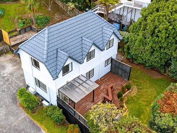 Attractive Coastal Opportunity - Quick Settlement!