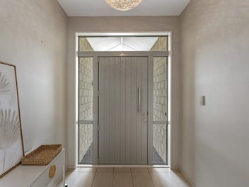 Deceased Estate - Modern Lincoln Living