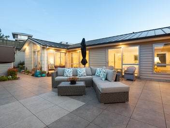 Luxurious Beachside Living