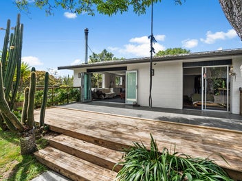 Secluded Somerfield Sanctuary