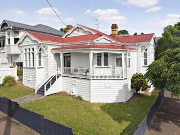 Victorian Charm Meets Modern Potential