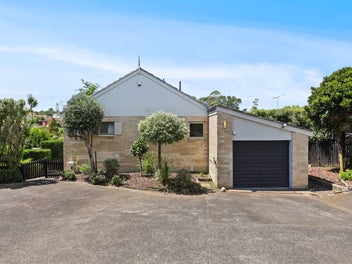 Vendors Canada Bound, Must Sell!