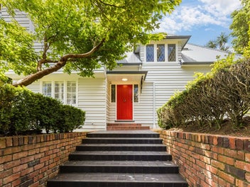 Sun-Soaked & Immaculate