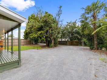 Easy care entry in Matamata market