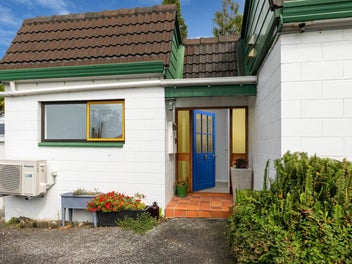 Single Level Living. Sensational Value.