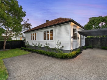 Freehold - Cute, Secure & North-Facing