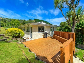 Stunning Oasis Hidden in Charming Lyttelton