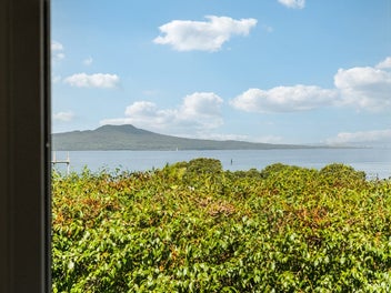 Modern Comfort | Coastal Views!