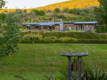 Live Beautifully. Live Totally Off-Grid