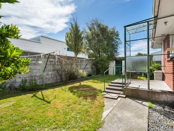 Overseas Investor Needs Sold!