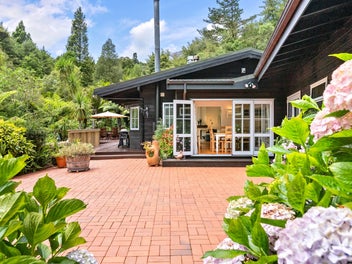 SPACE, PRIVACY & INCOME POTENTIAL!