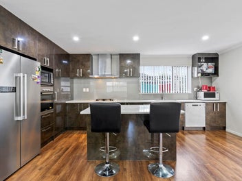 Modern Family Living in the Heart of Papatoetoe