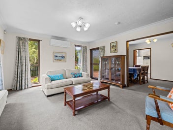 Easy Living, Loved Location