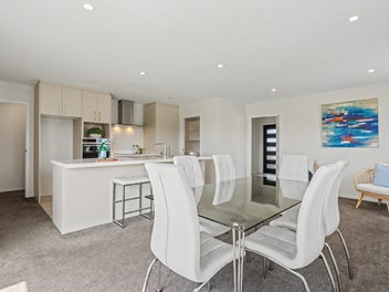 Northmoor Boulevard Brilliance !