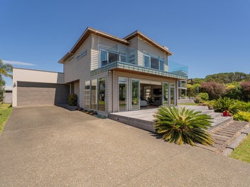 Exceptional Residence- Rare Opportunity