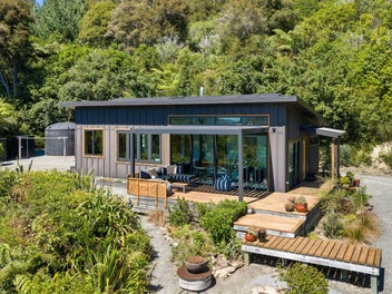 ECO FEATURES – LIVING LIGHTLY IN THE SOUNDS