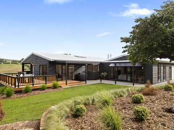 Country charm, contemporary finish