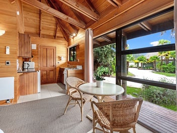 Harbour-Side Hideaway in the Heart of Tairua