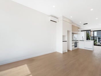 Stylish Brand New Townhouse - High Stud Design