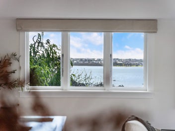 Sun-Soaked Coastal Haven!