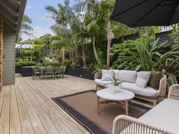 OPEN HOME TONIGHT 6 - 6:30 PM