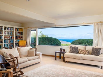 Room to live, work, and entertain