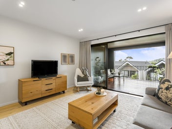 Jalcon 2-bed with Large Covered Deck