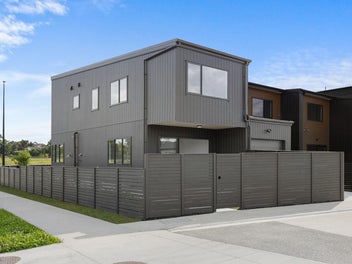 Light-Filled 4-Bedroom Corner Home