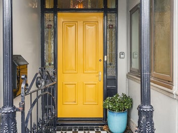 New York Attitude and Harbour Views