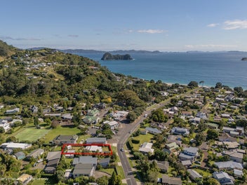 Retro vibes by the coast