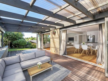 Family Scale. Coastal Living. Rangi Zoned.