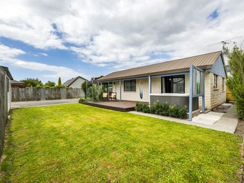 Auction This Thursday. Vendors Say Sell!