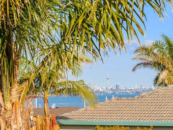 Family Retreat in Quiet Cul-de-Sac by Marina