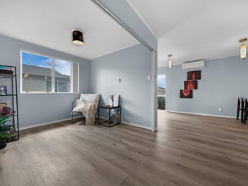 Sunny, Street-Frontage Gem in Flat Bush!