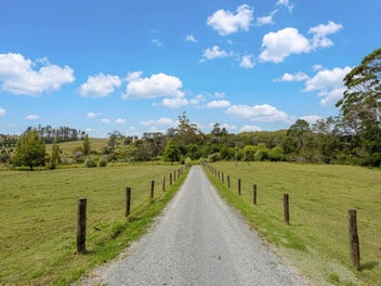 MAKE YOUR MOVE - COUNTRY LIVING STARTS HERE!