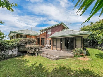 ESTATE EXITS EPSOM GEM