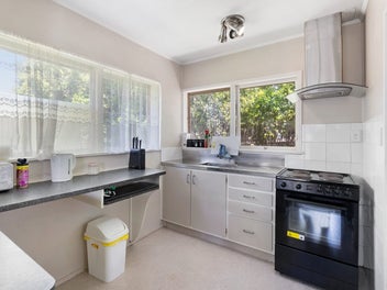 BRICK STARTER IN DOUBLE WESTLAKE ZONE