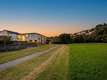 Modern Family Living – Next to Reserve