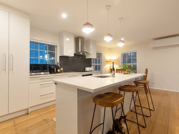 Freehold & Free Standing