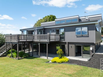 6 Bed Renovated Home + 2 Bed Modern Minor!