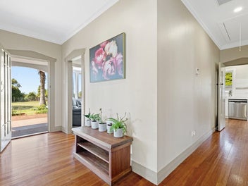 Owners on the move, present all offers!