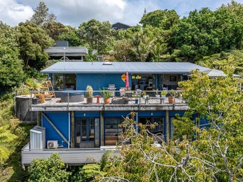 Sunlit Sanctuary on Surfdale