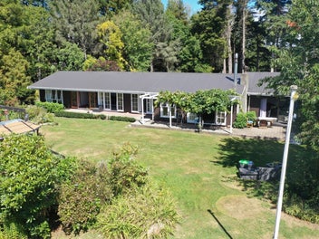 Lifestyle retreat or large family home