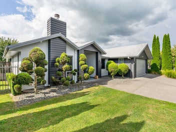 Stylish, Spacious & Location – 4 Bed + Office