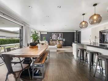4 Bed + Office – Luxury & Location
