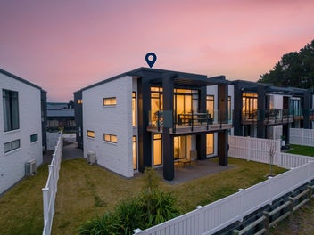 Luxury living with clear instructions to sell