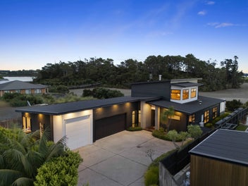 Exquisite Coastal Retreat