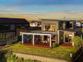 Exquisite Coastal Retreat