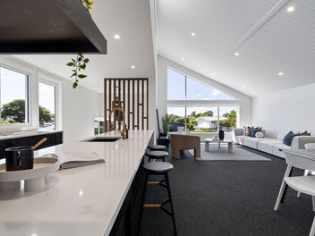 Luxury, Lock and Leave