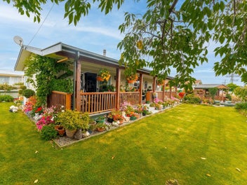 Charming Cherry Corner Gem